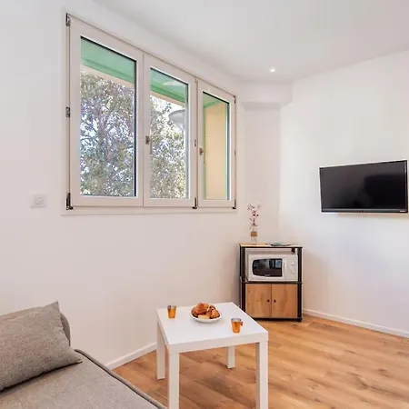 3 Pieces Renove 2023 Vieux Port Et Palais Olam * Cannes